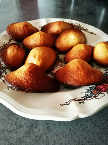 Madeleines au miel et à la fleur d'oranger notrebonnefranquette