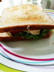 Sandwich au pesto servi notrebonnefranquette